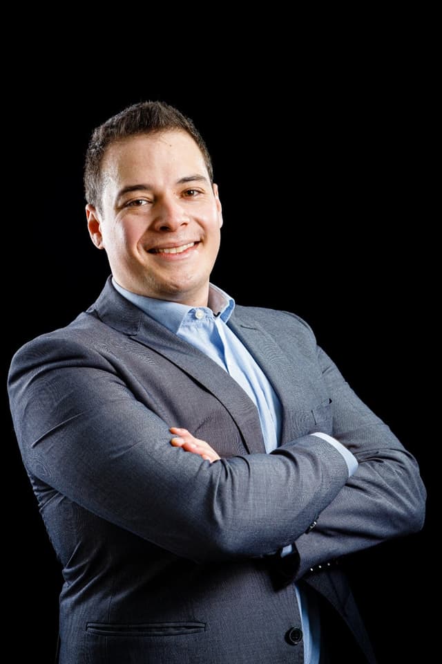 “...A experiência mais gratificante e impactante foi liderar o departamento de transformação digital, contribuindo estrategicamente para o desenvolvimento de soluções digitais inovadoras na gestão de incentivos fiscais, ao mesmo tempo em que mantive um bom equilíbrio entre minhas responsabilidades profissionais e pessoais.”